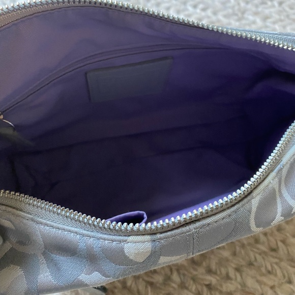 Coach Grey Penelope Shantung Signature Hobo Handbag - Excellent Condition - Picture 5 of 9